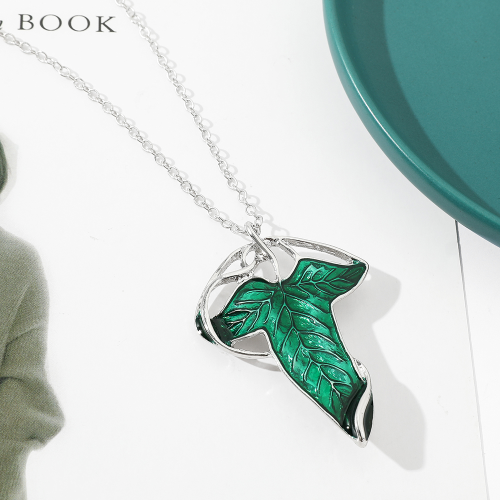 Vintage Green Leaf Pendant Nec - đánh giá và giá Vintage Fashion Outfit